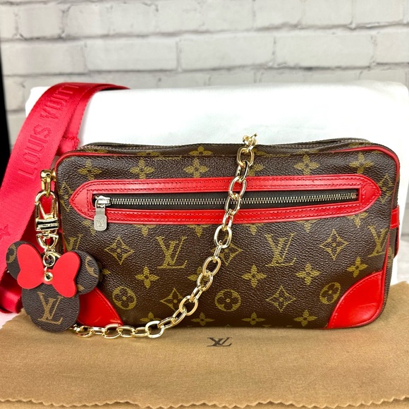 Louis Vuitton Handbags - Louis Vuitton crossbody *Custom* with chain, bag charm and dust bag